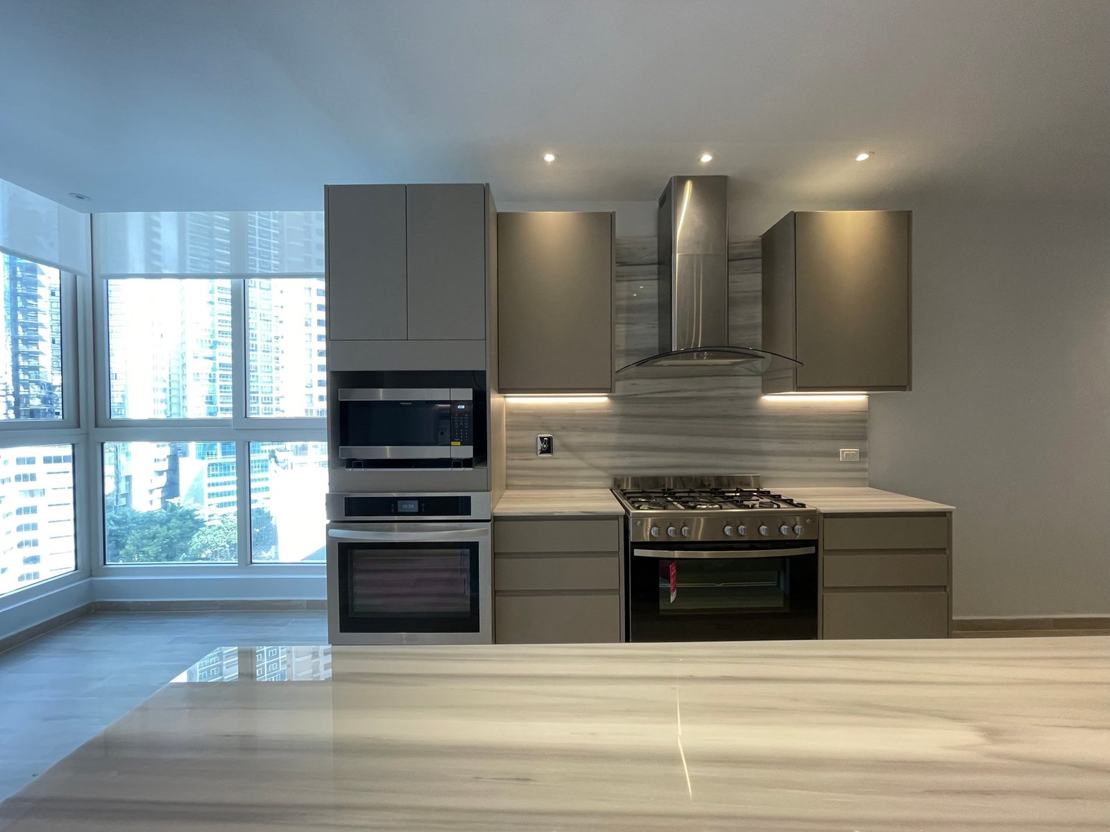Sea-View 3-Bed at The Towers, Punta Paitilla - Gallery image 12