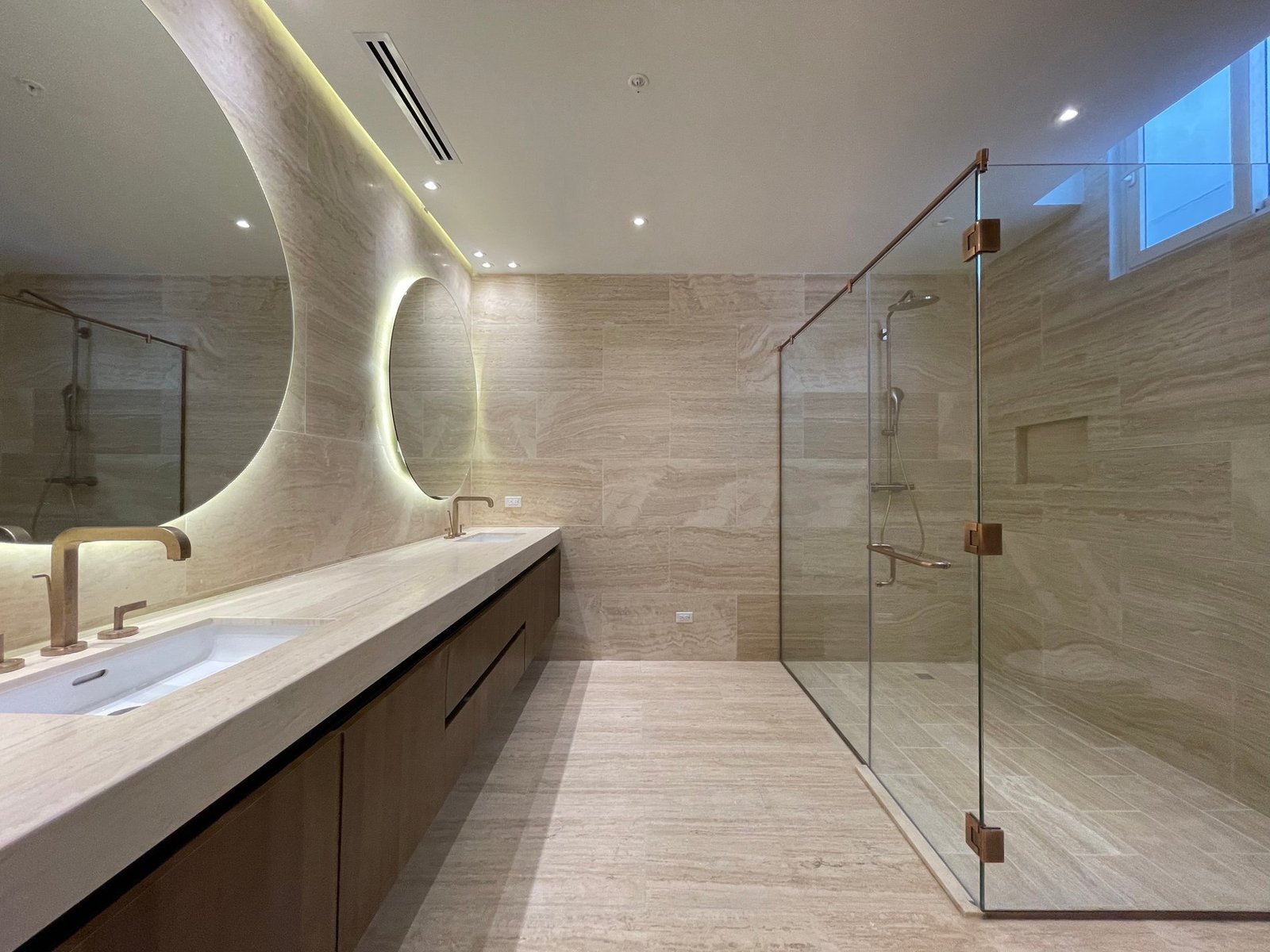 Sea-View 3-Bed at The Towers, Punta Paitilla - Gallery image 14