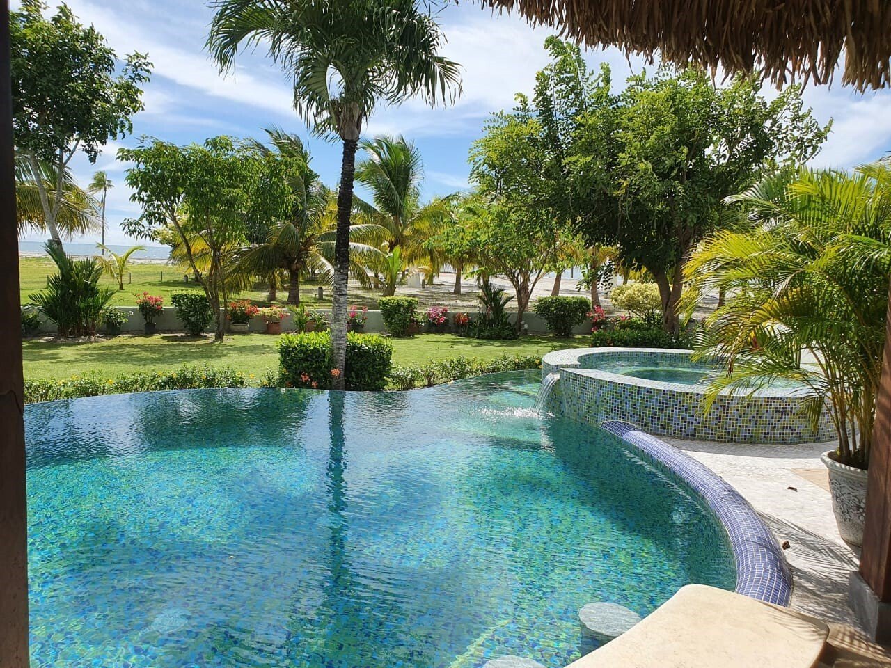 Seafront Estate on 5,000 m2 in Buenaventura