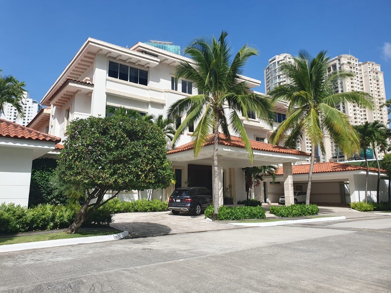 Gated Three-Floor Residence at Golden Point, Punta Pacifica - Gallery image 13