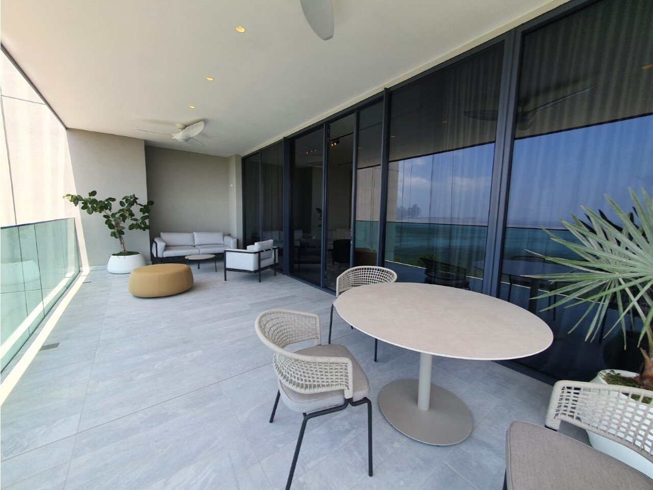 Upper East Apartment with Ocean Views, Costa del Este - Gallery image 11