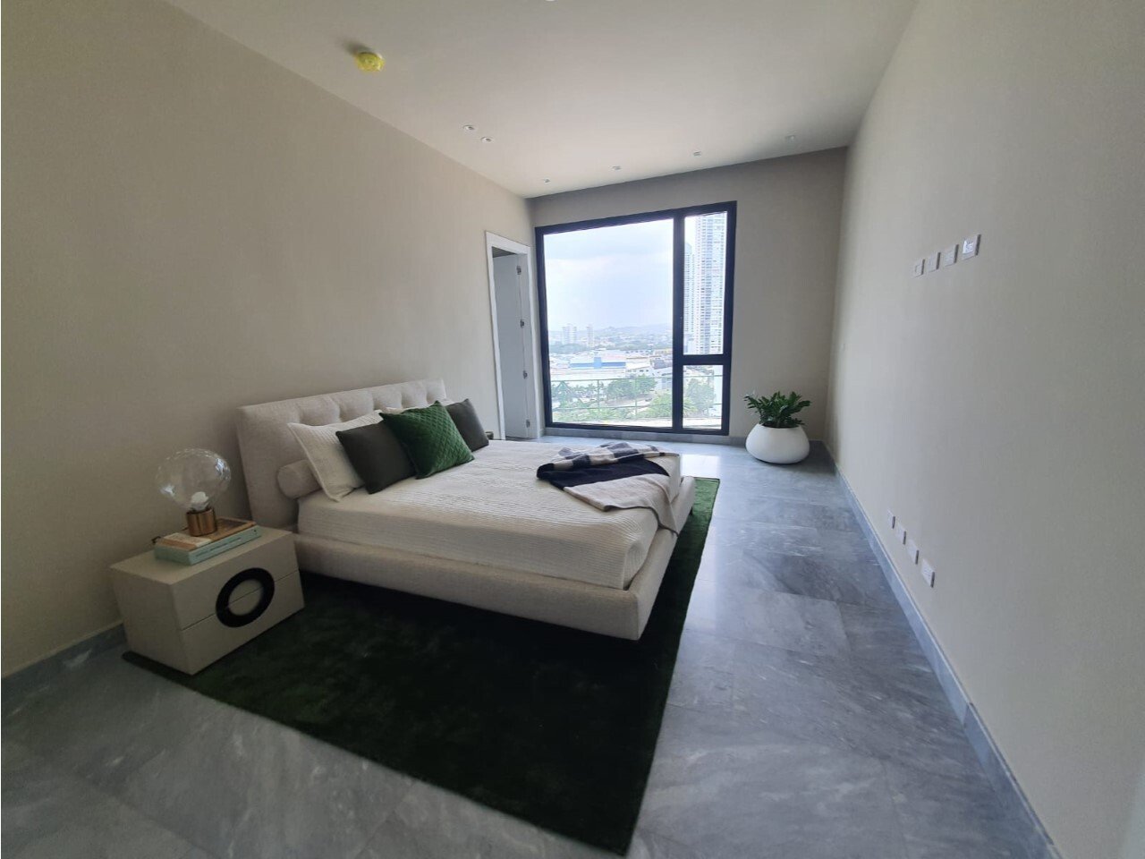 Upper East Apartment with Ocean Views, Costa del Este - Gallery image 5