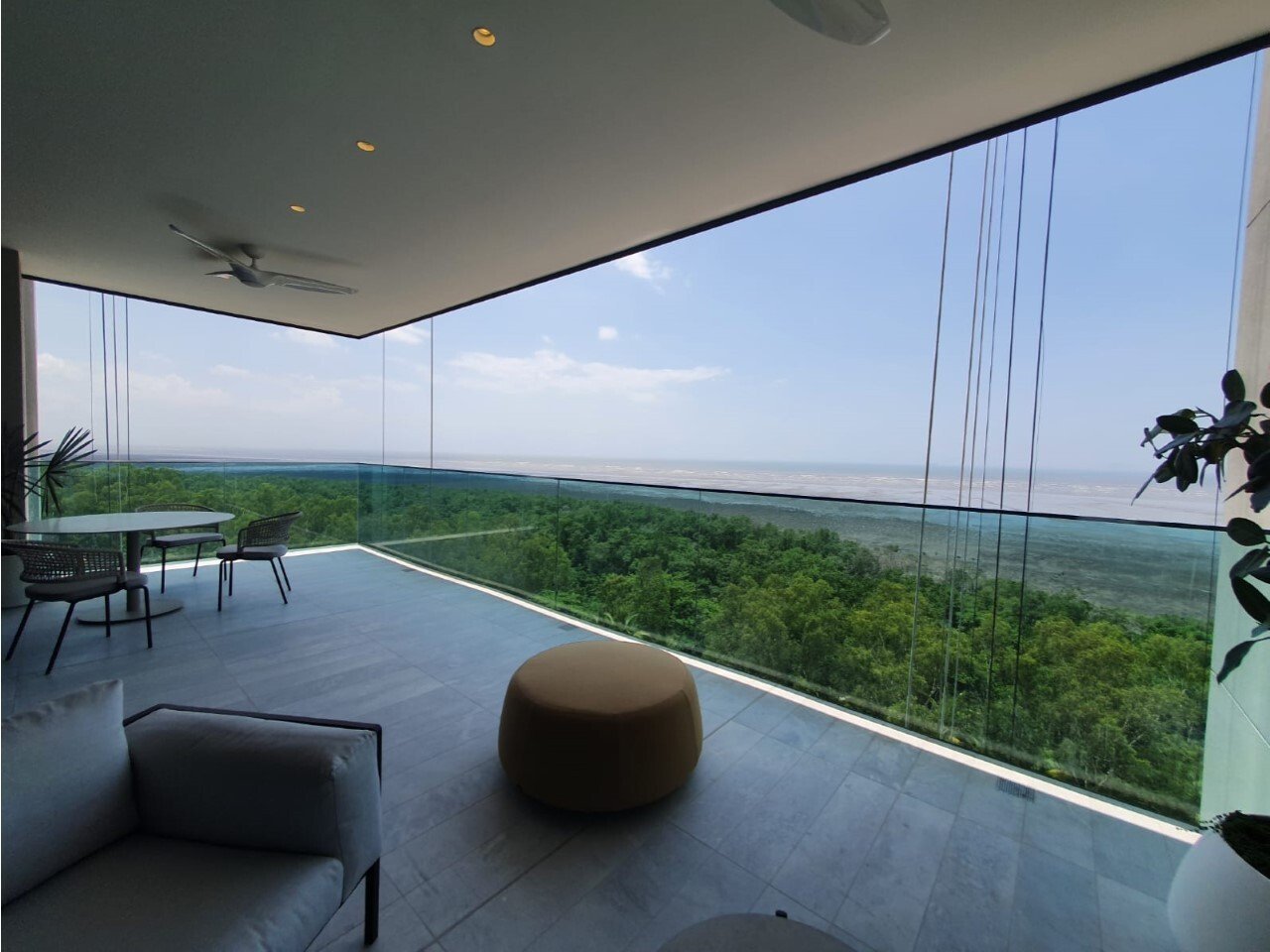 Upper East Apartment with Ocean Views, Costa del Este - Gallery image 8