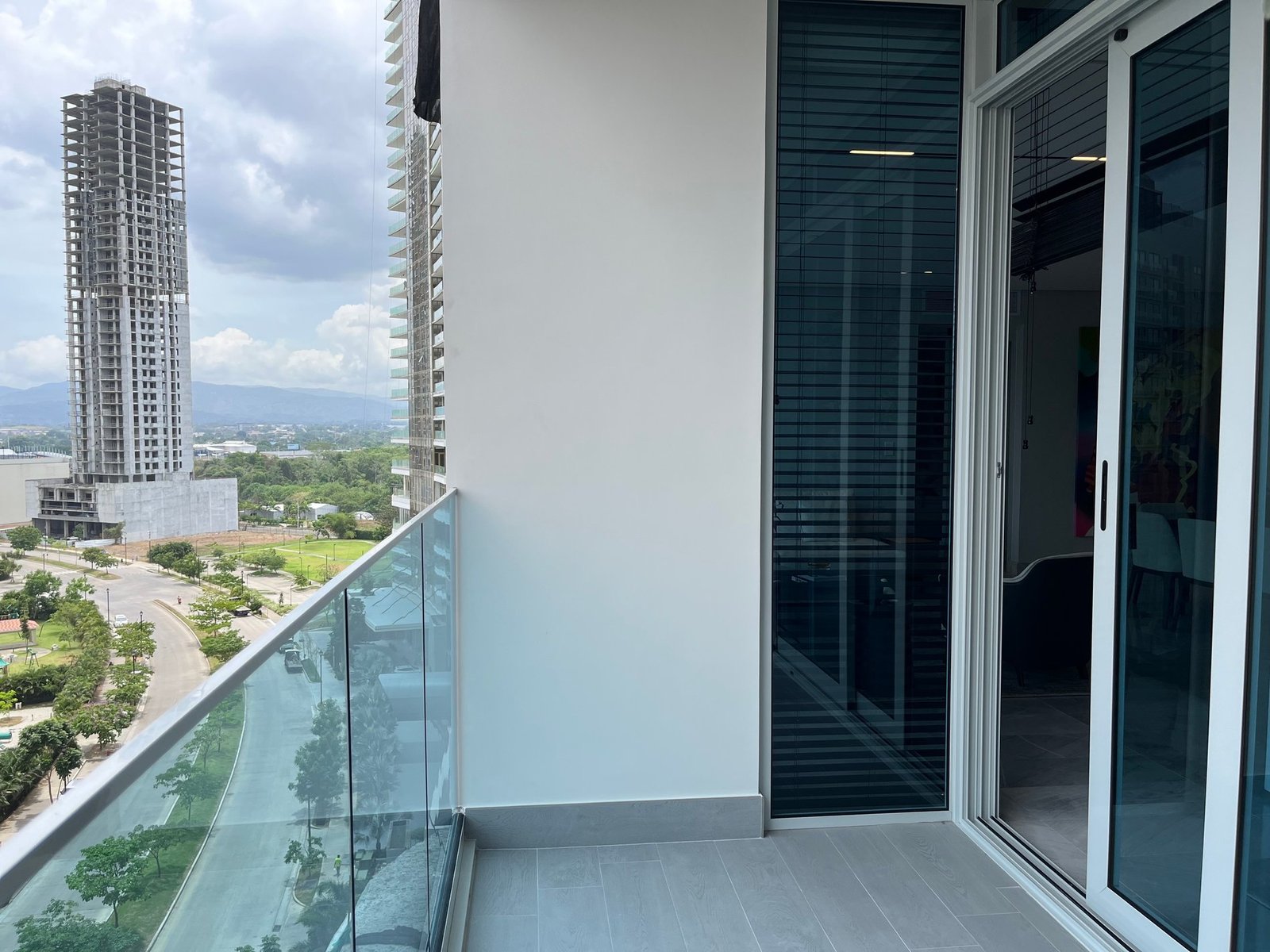 The Ivy Sea-View Apartment, Santa Maria - Gallery image 11