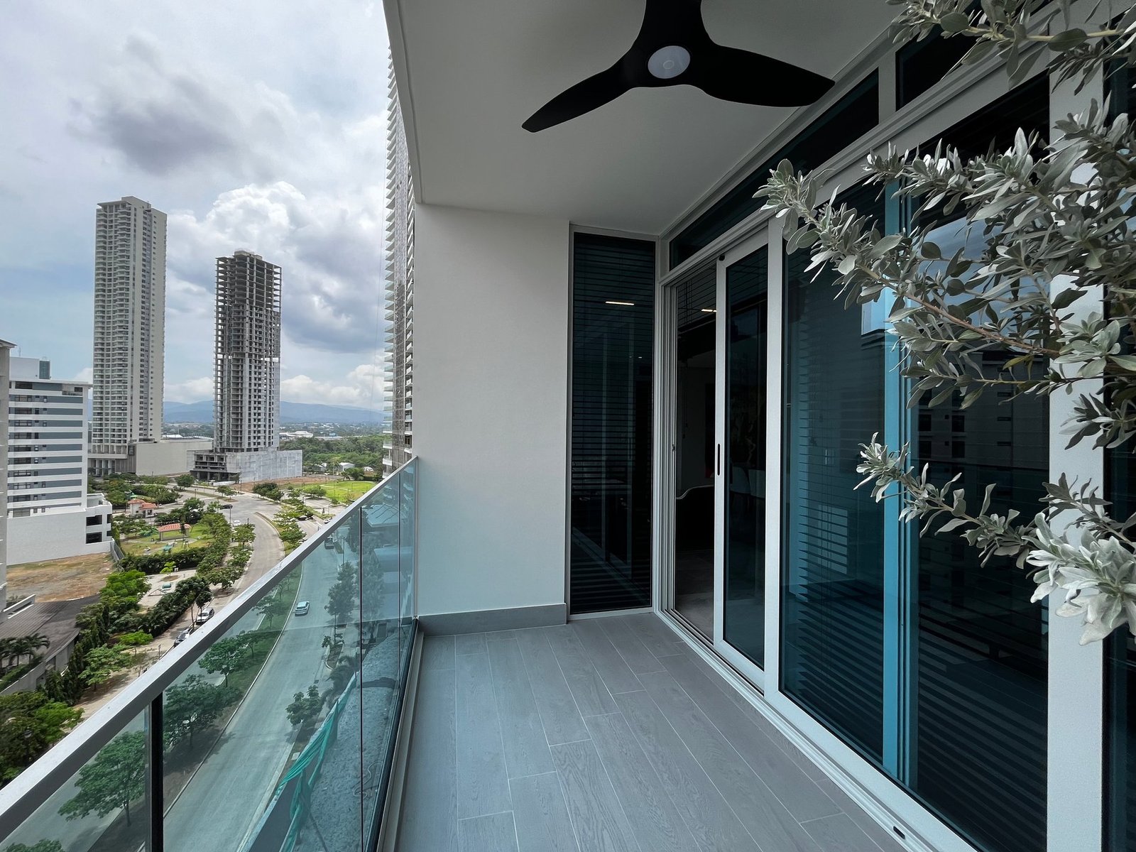 The Ivy Sea-View Apartment, Santa Maria - Gallery image 12