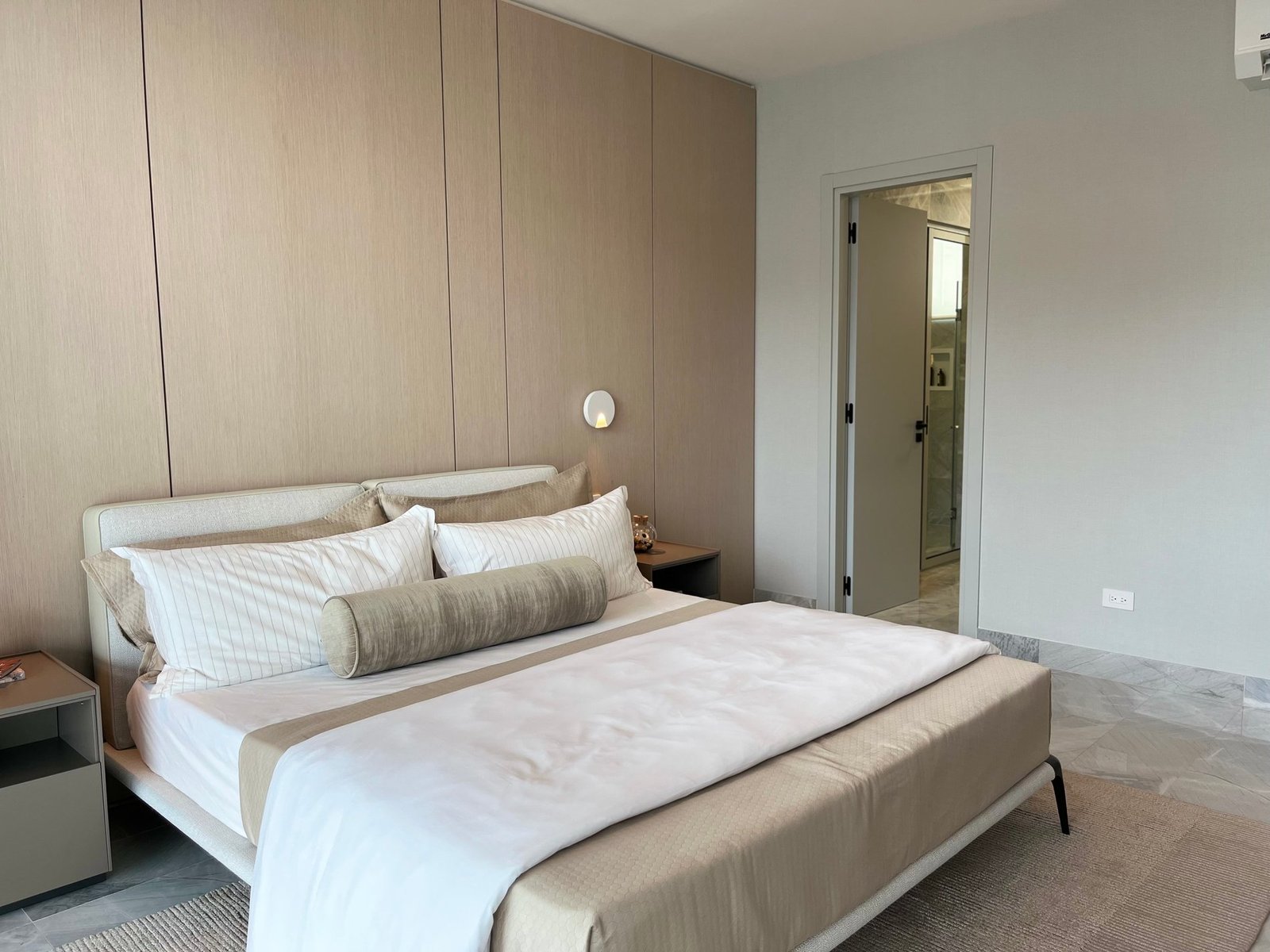 The Ivy Sea-View Apartment, Santa Maria - Gallery image 15