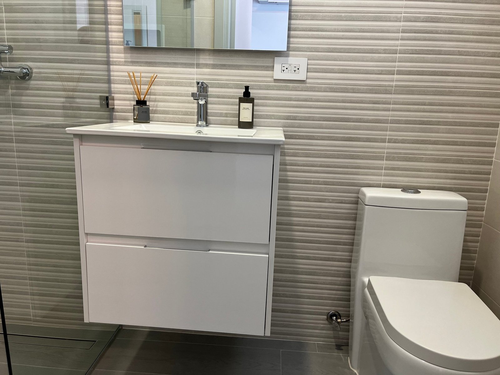 The Ivy Sea-View Apartment, Santa Maria - Gallery image 27