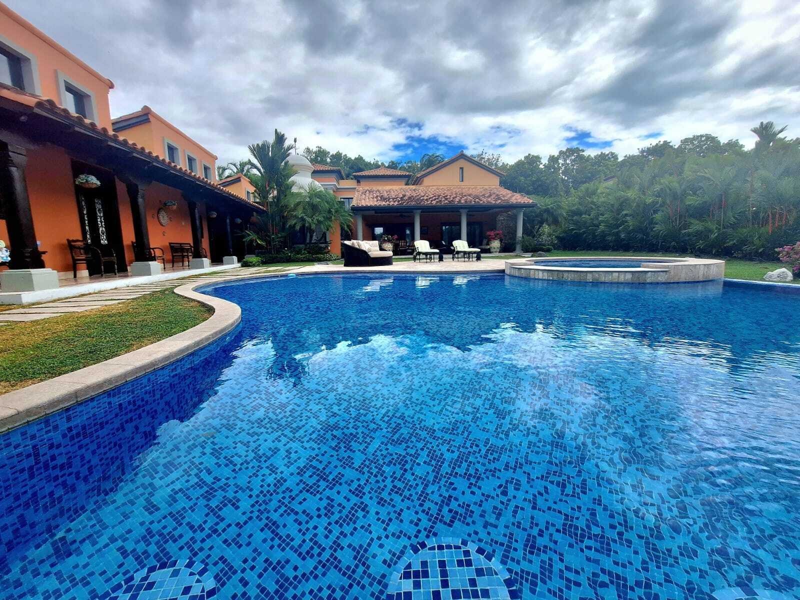 Lakefront Villa in Buenaventura, Riviera Pacifica - Gallery image 10