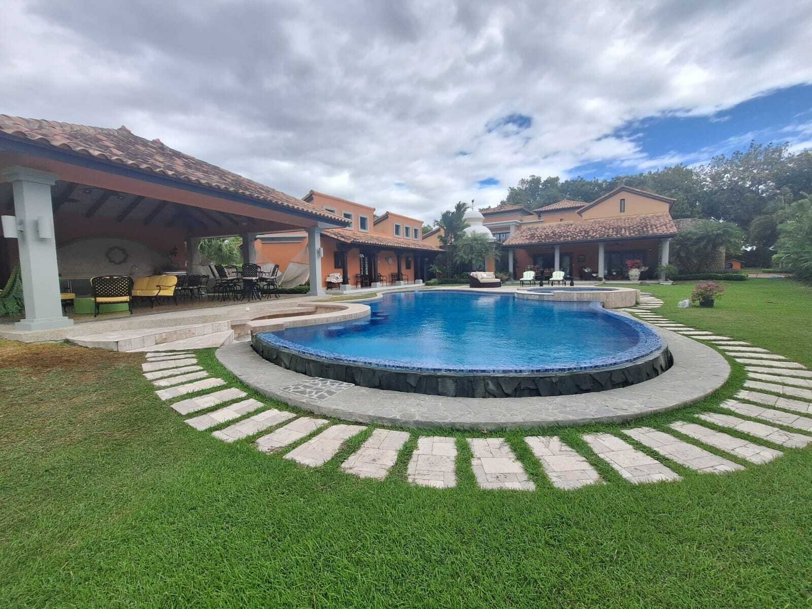 Lakefront Villa in Buenaventura, Riviera Pacifica - Gallery image 19