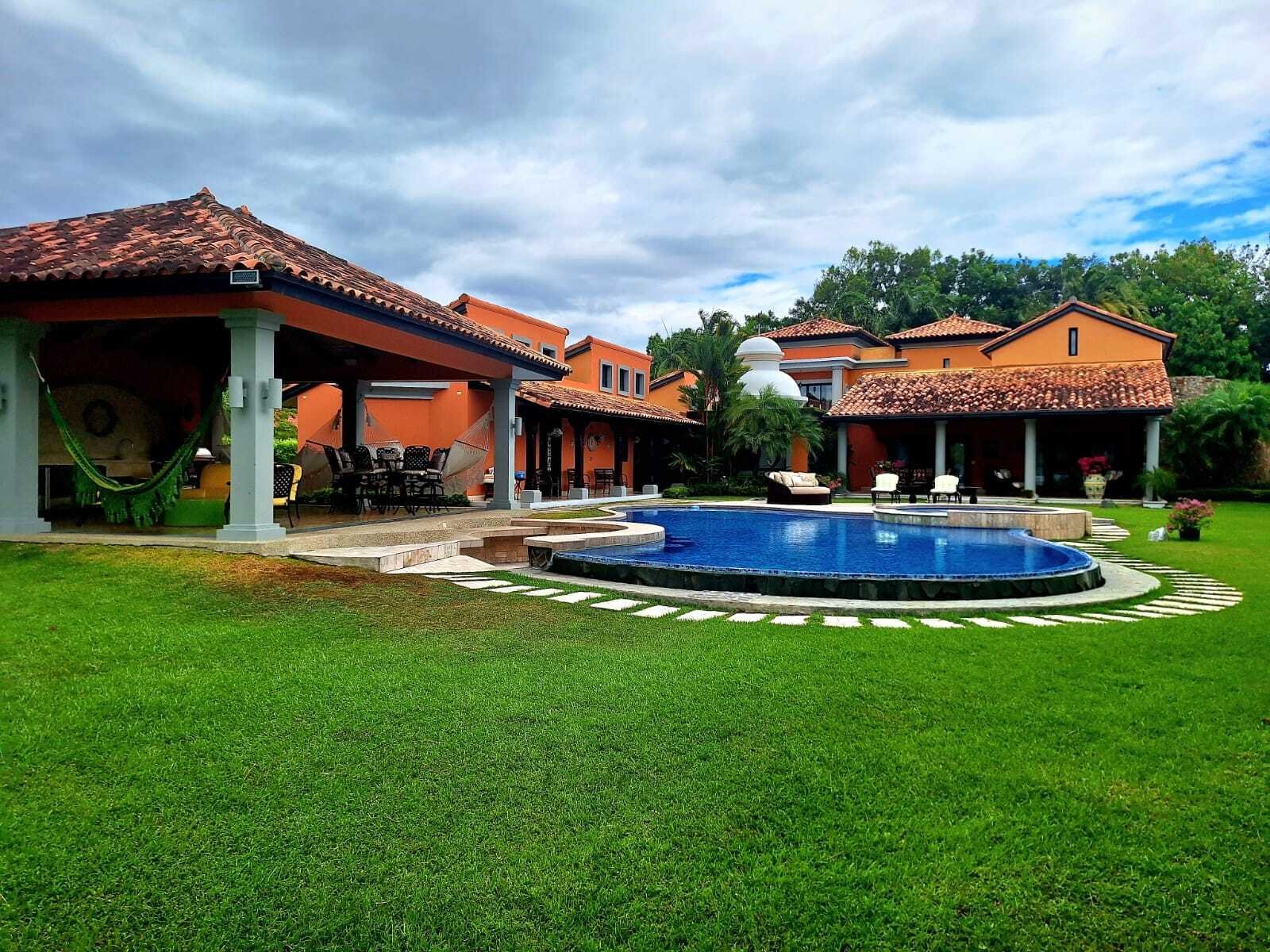 Lakefront Villa in Buenaventura, Riviera Pacifica - Gallery image 2