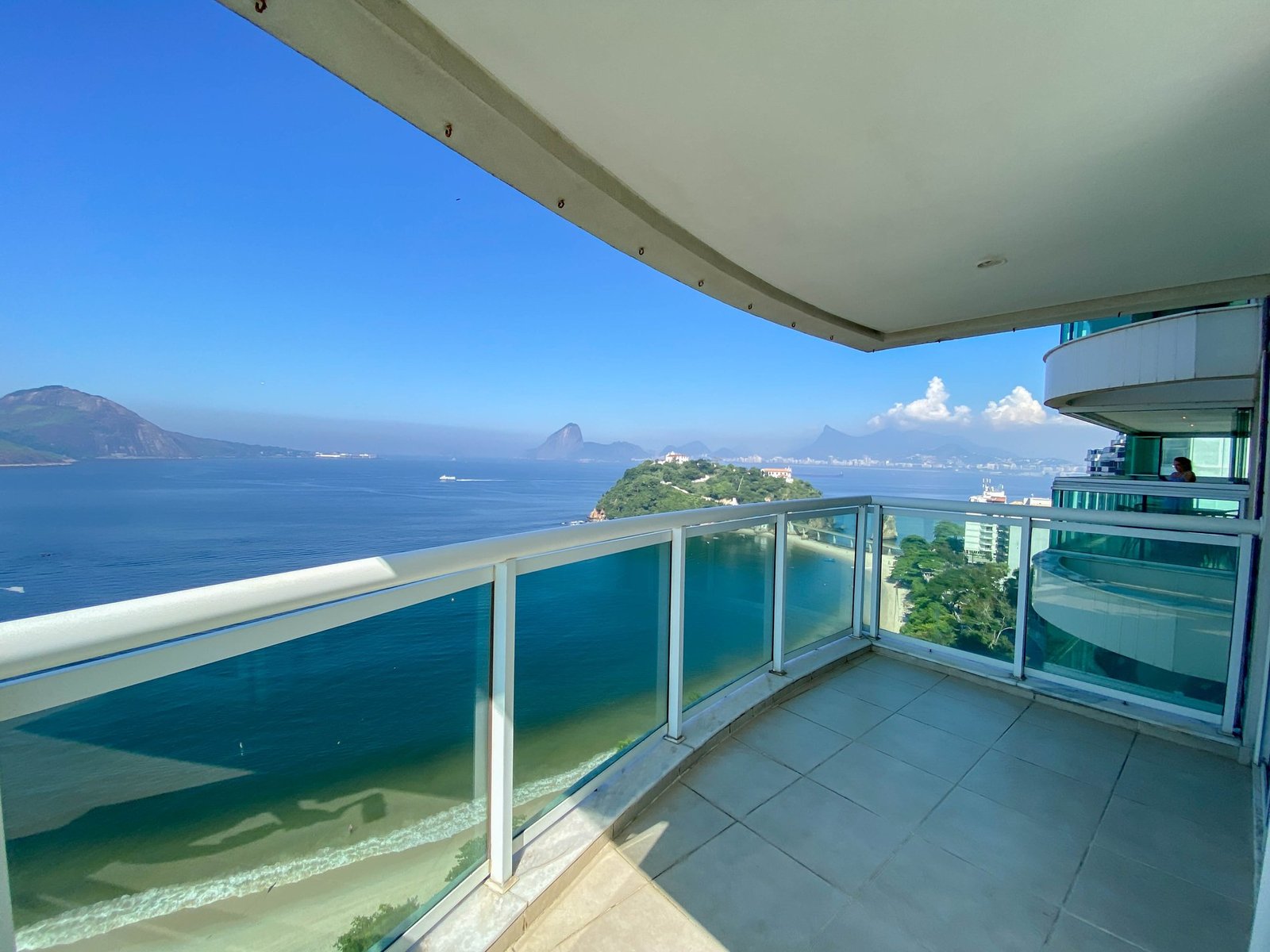 Niteroi Sea-View Apartment Facing Rio de Janeiro