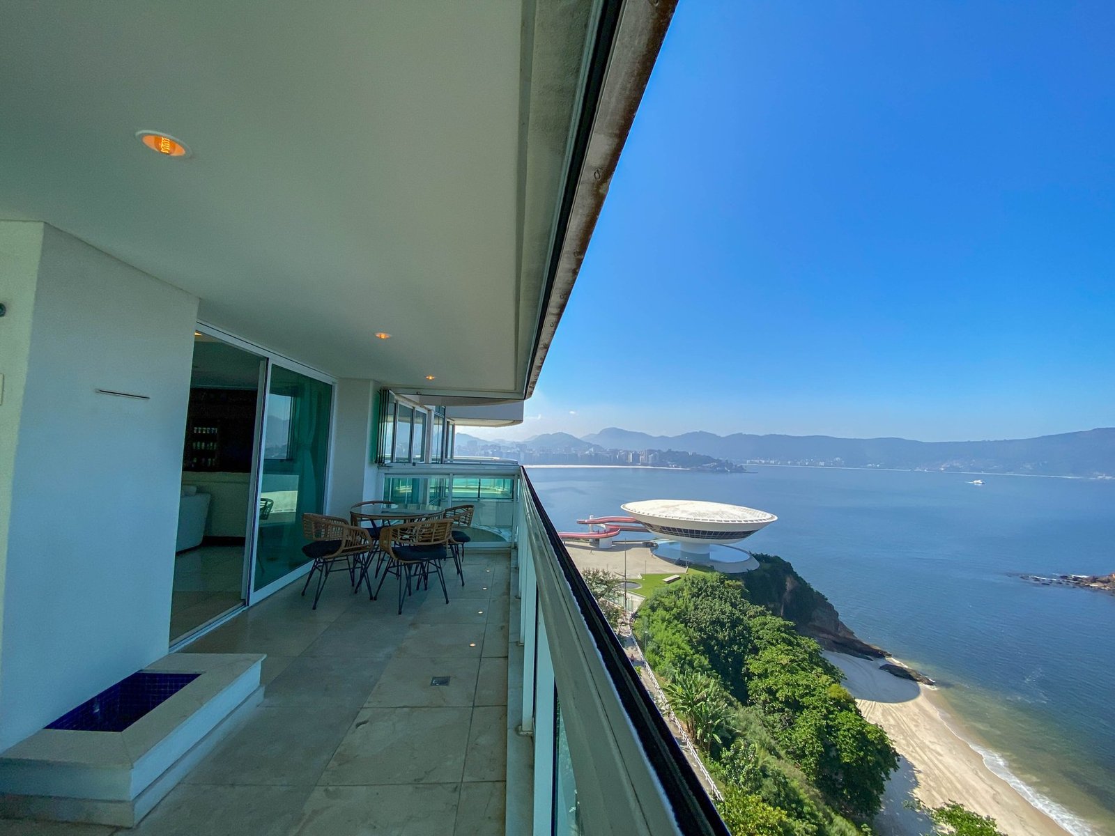 Niteroi Sea-View Apartment Facing Rio de Janeiro - Gallery image 20