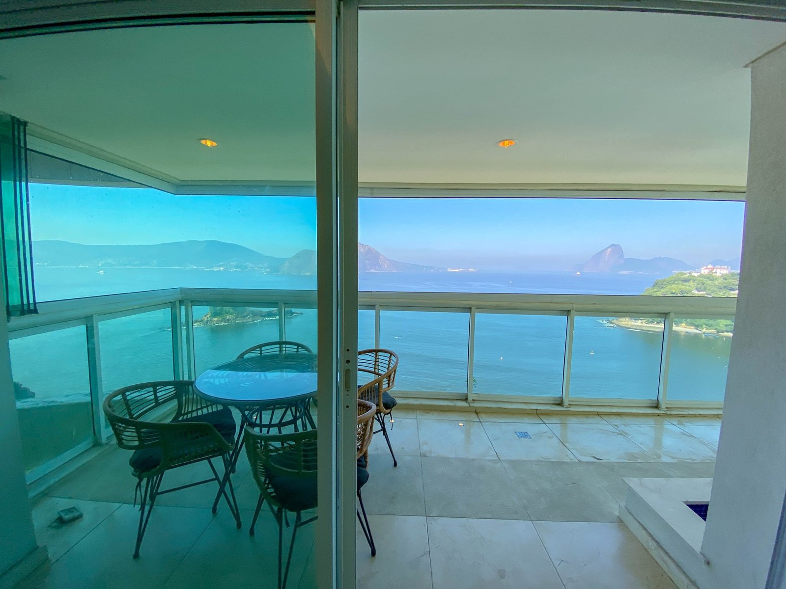 Niteroi Sea-View Apartment Facing Rio de Janeiro - Gallery image 24