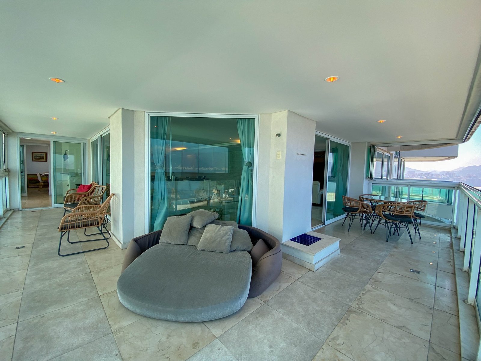 Niteroi Sea-View Apartment Facing Rio de Janeiro - Gallery image 28