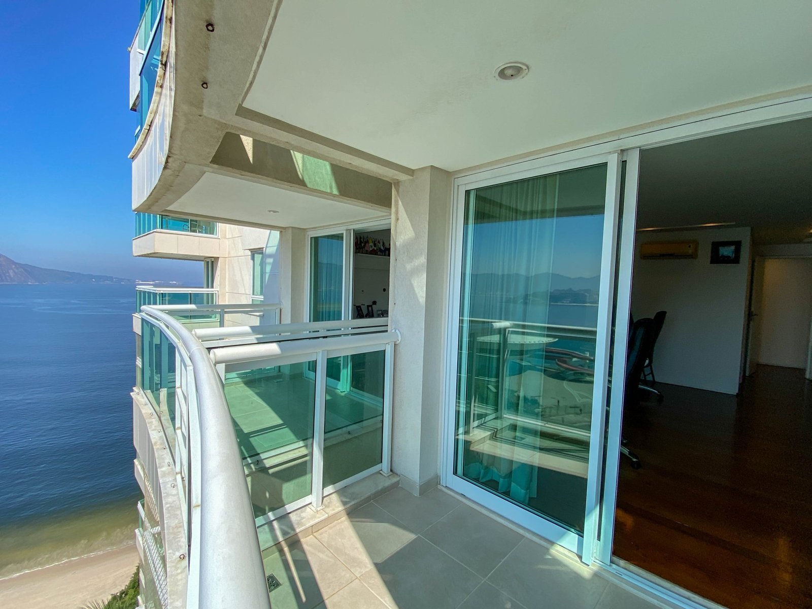 Niteroi Sea-View Apartment Facing Rio de Janeiro - Gallery image 34
