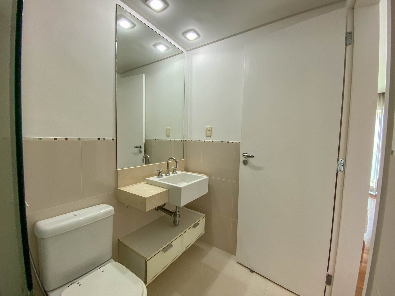 Niteroi Sea-View Apartment Facing Rio de Janeiro - Gallery image 41