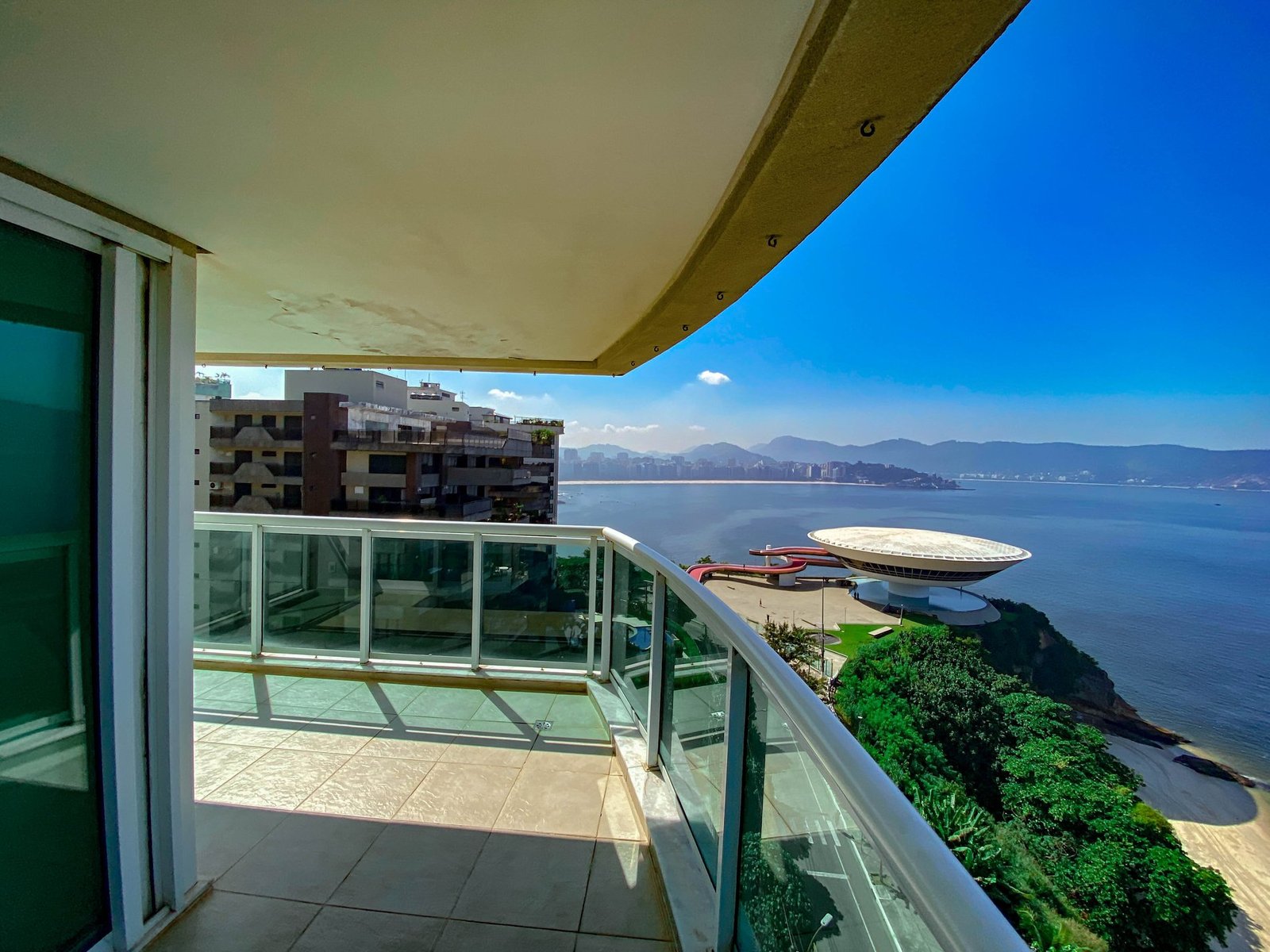 Niteroi Sea-View Apartment Facing Rio de Janeiro - Gallery image 42