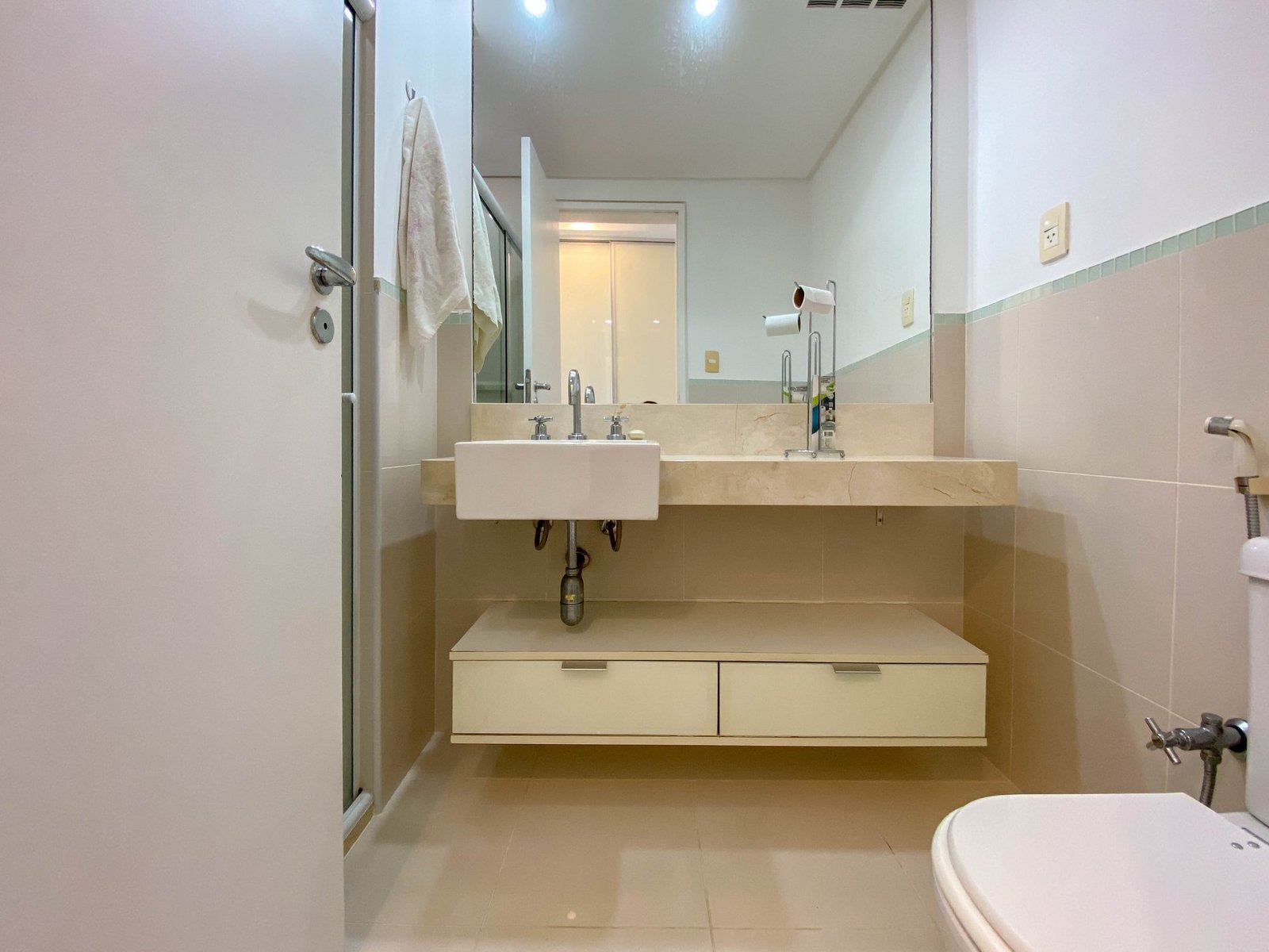 Niteroi Sea-View Apartment Facing Rio de Janeiro - Gallery image 43