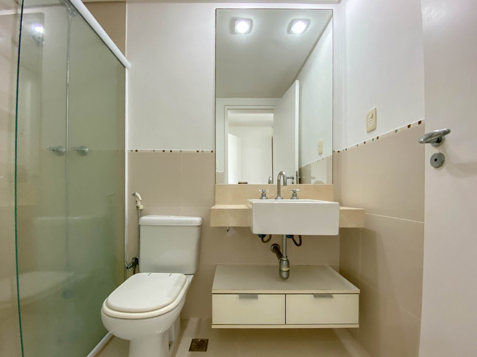 Niteroi Sea-View Apartment Facing Rio de Janeiro - Gallery image 44