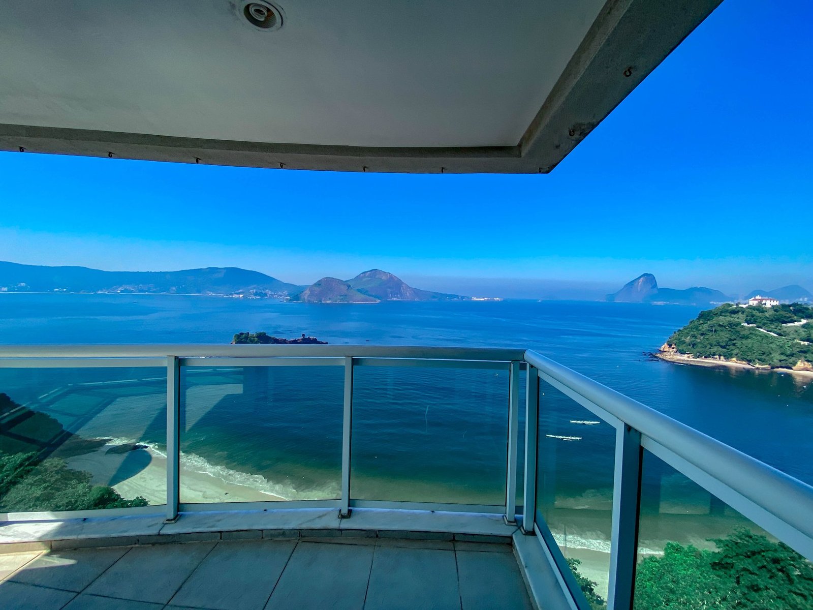 Niteroi Sea-View Apartment Facing Rio de Janeiro - Gallery image 6