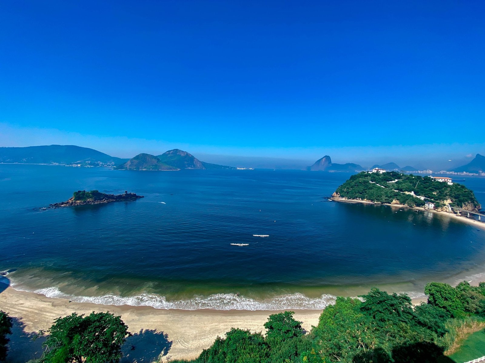 Niteroi Sea-View Apartment Facing Rio de Janeiro - Gallery image 7