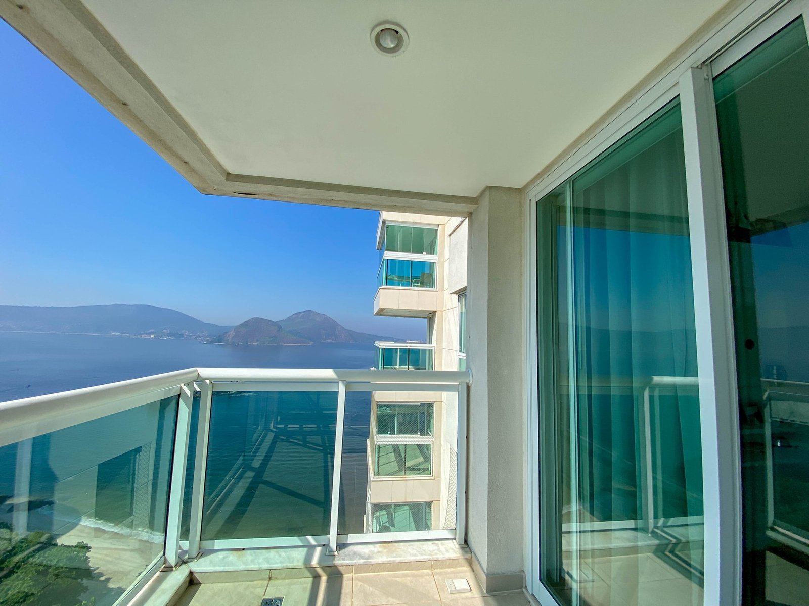Niteroi Sea-View Apartment Facing Rio de Janeiro - Gallery image 8