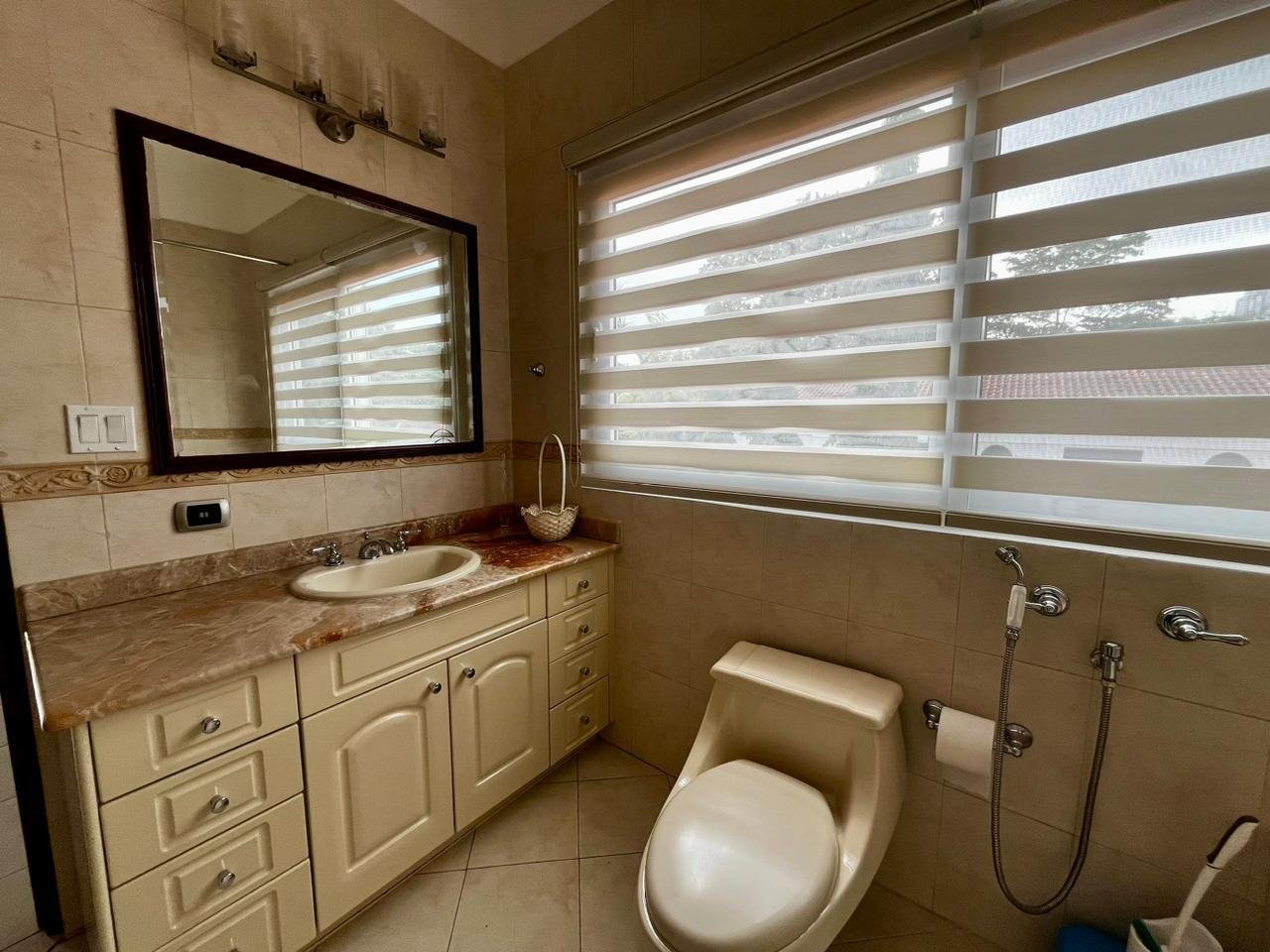 Pool-and-Garden Home in Camino de Cruces - Gallery image 27