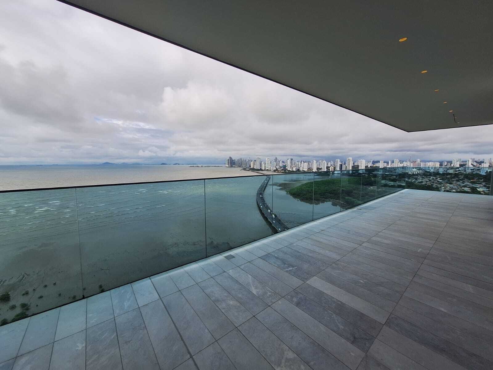 Upper East Ocean-View Residence, Costa del Este