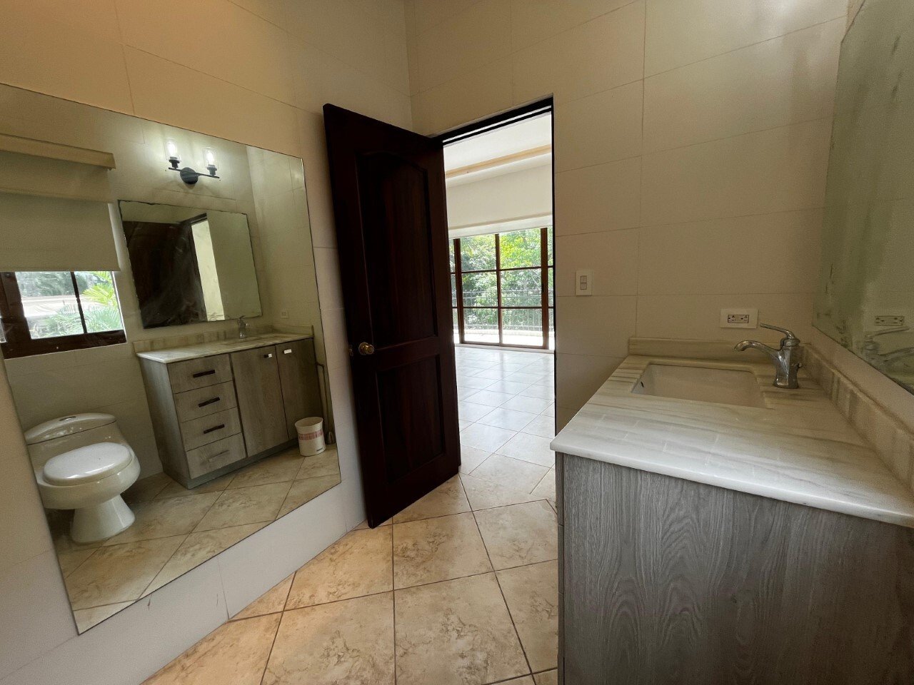 Solid-Concrete 4-Bed House in Camino de Cruces - Gallery image 17