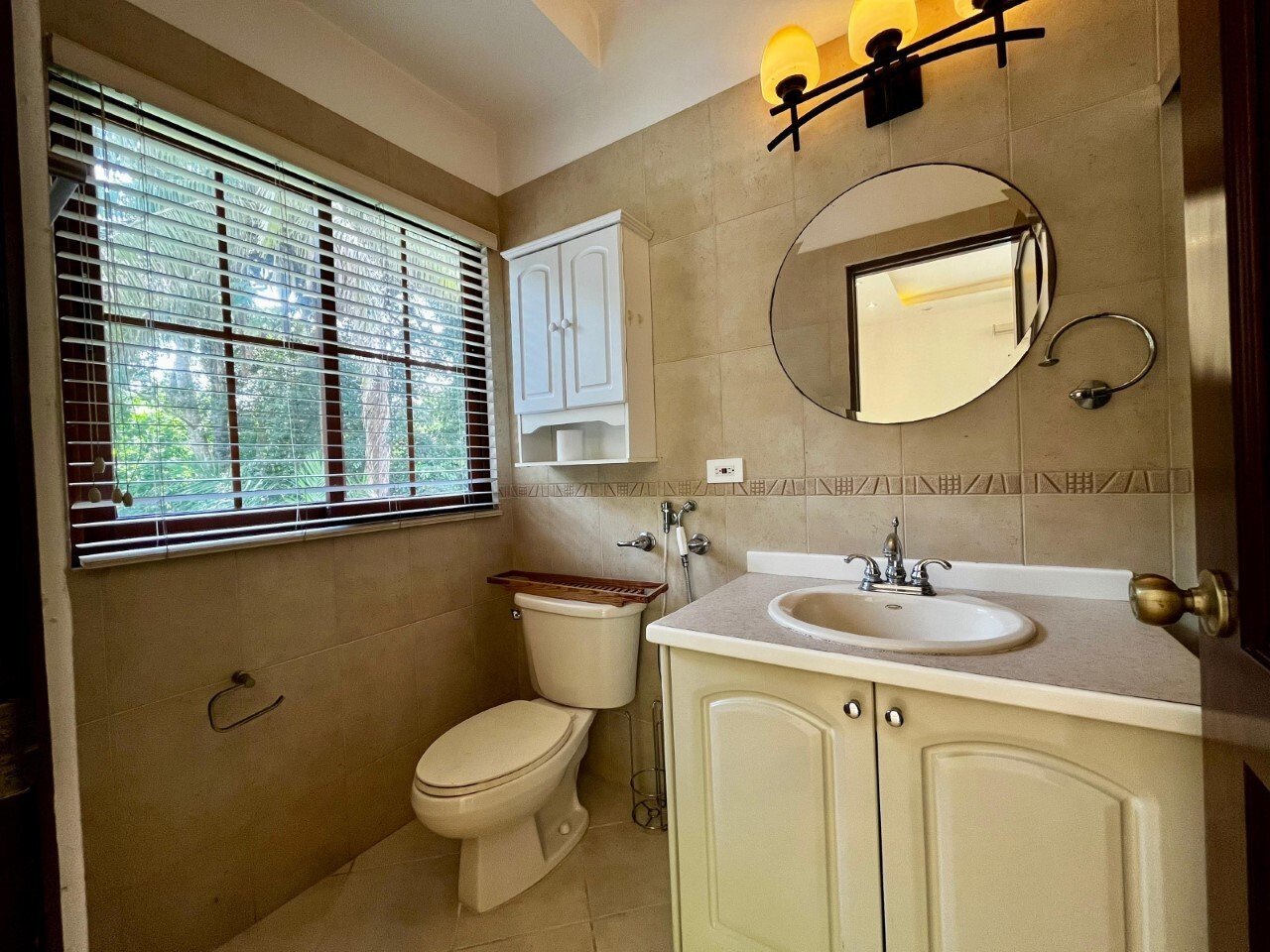 Solid-Concrete 4-Bed House in Camino de Cruces - Gallery image 20