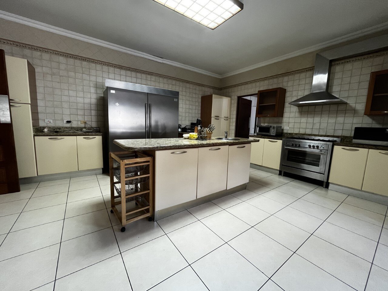 Concrete-Built Family Home in Camino de Cruces - Gallery image 17