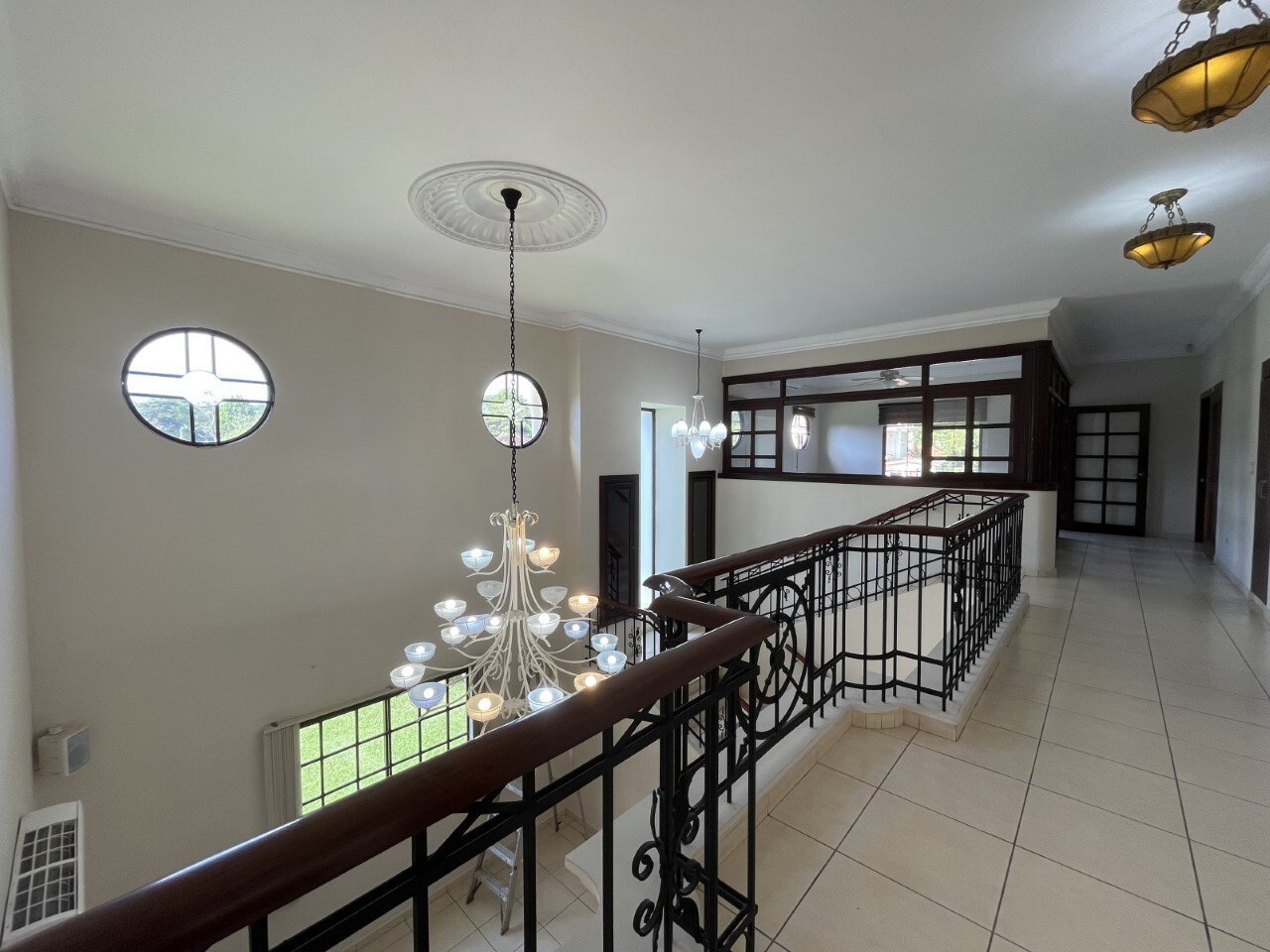 Concrete-Built Family Home in Camino de Cruces - Gallery image 25