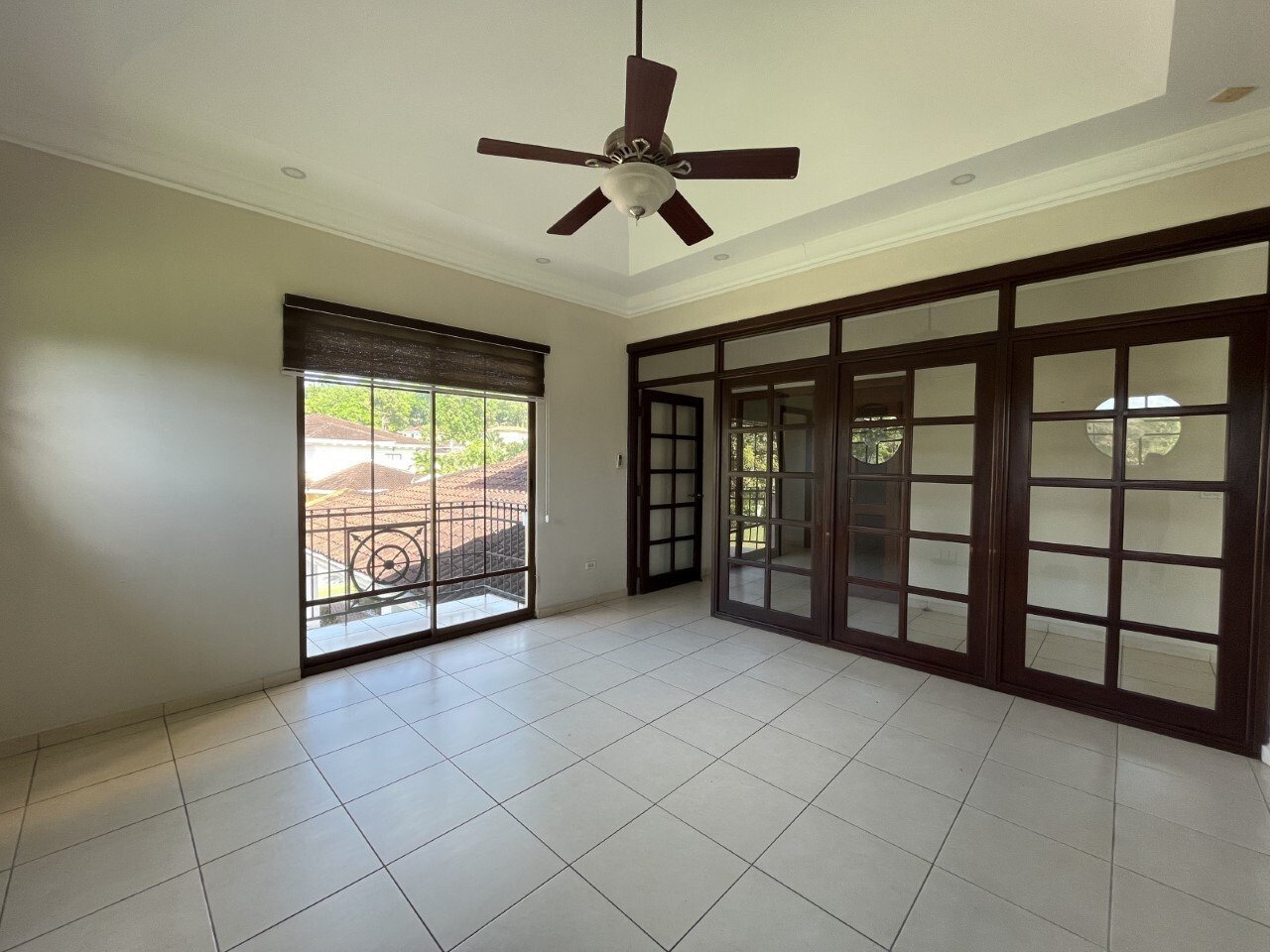 Concrete-Built Family Home in Camino de Cruces - Gallery image 26