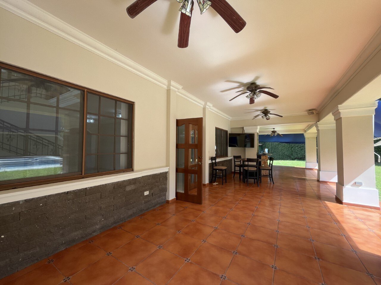 Concrete-Built Family Home in Camino de Cruces - Gallery image 5
