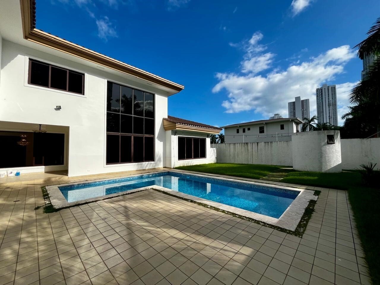 840 m2 Gated Mansion in Costa del Este - Gallery image 10