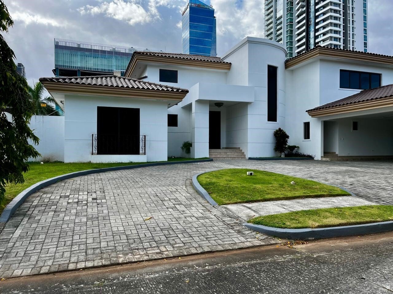 840 m2 Gated Mansion in Costa del Este - Gallery image 11