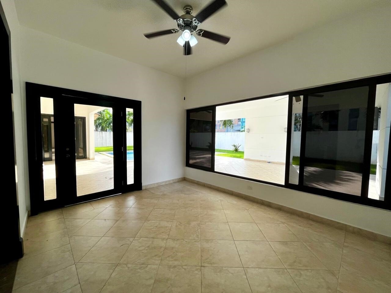 840 m2 Gated Mansion in Costa del Este - Gallery image 21