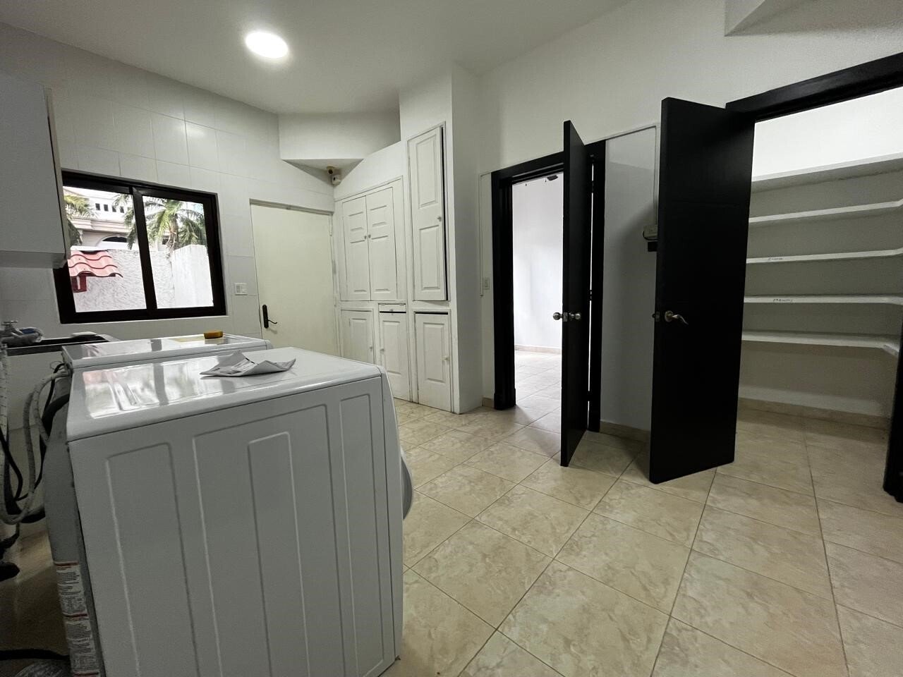 840 m2 Gated Mansion in Costa del Este - Gallery image 28