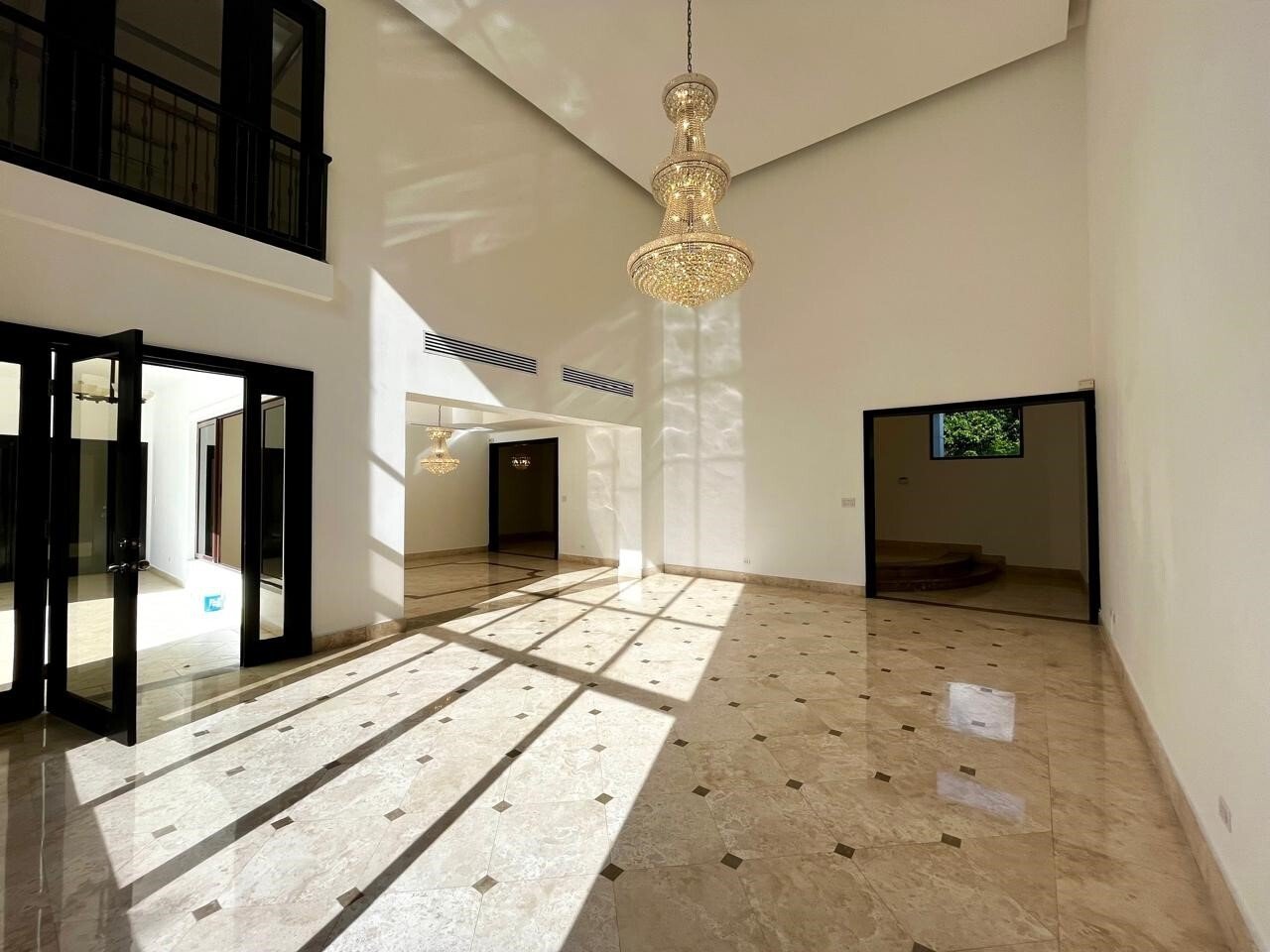 840 m2 Gated Mansion in Costa del Este - Gallery image 5