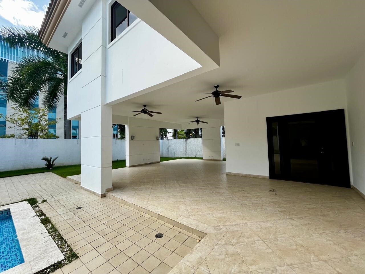 840 m2 Gated Mansion in Costa del Este - Gallery image 7