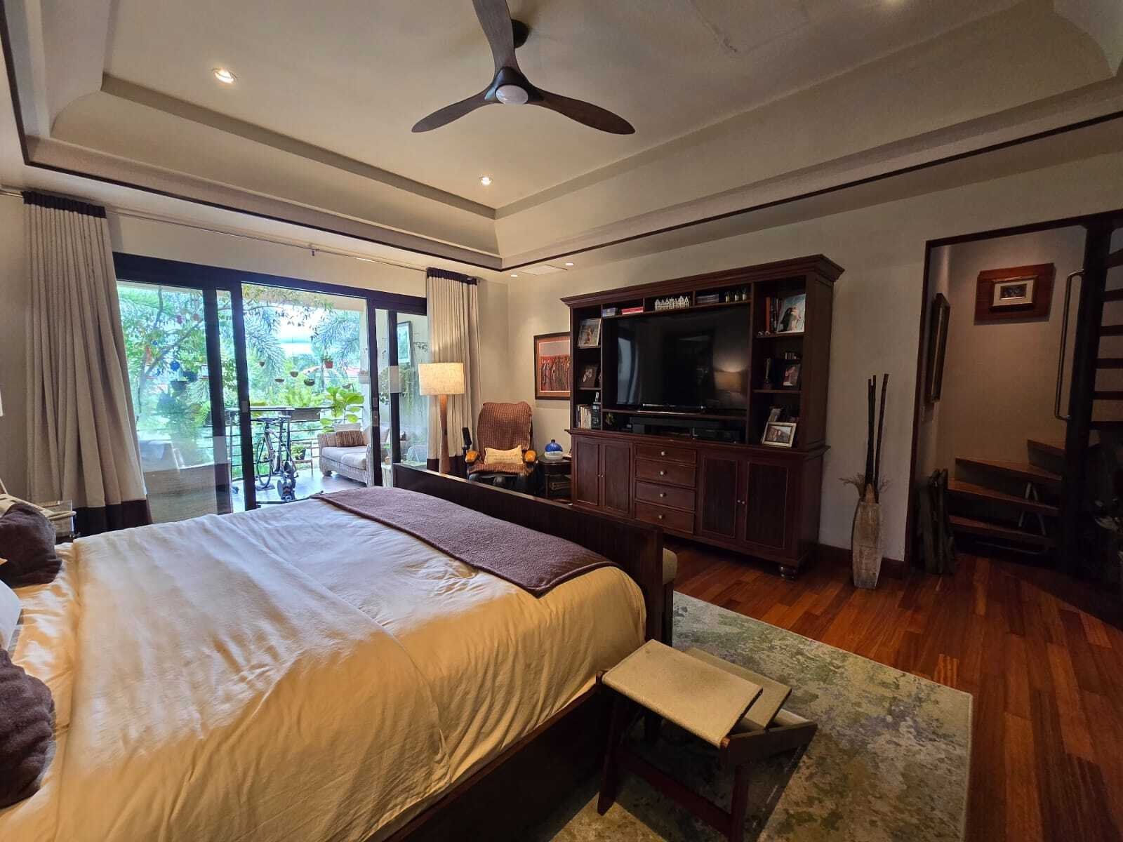 Two-Level Balmoral Home with Study, Costa del Este - Gallery image 39