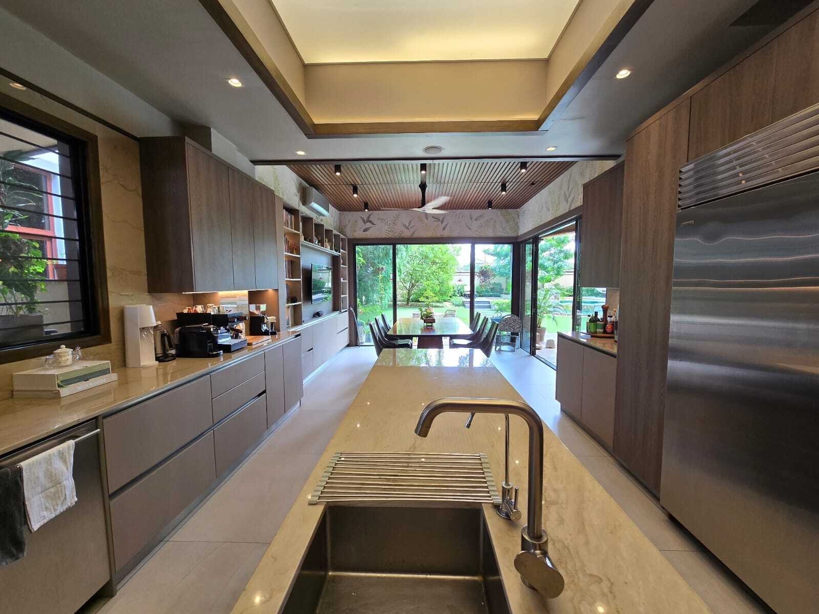 Two-Level Balmoral Home with Study, Costa del Este - Gallery image 4