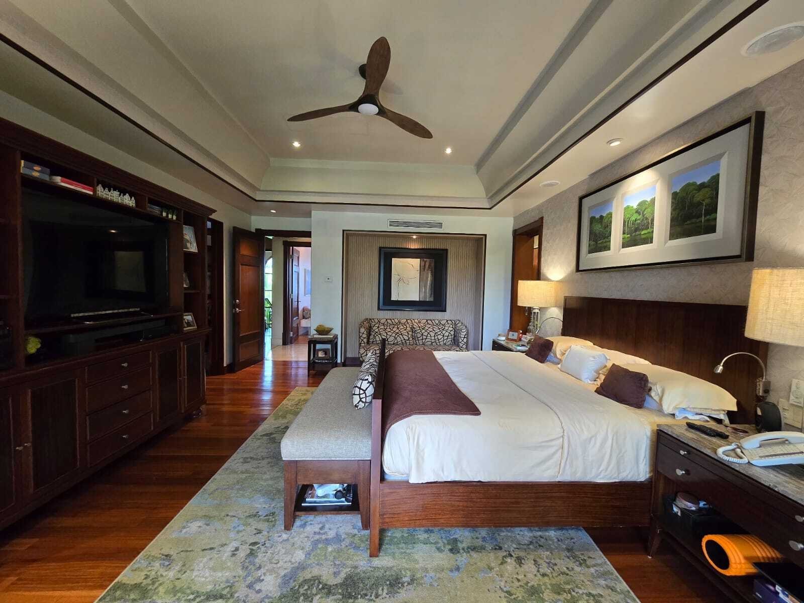 Two-Level Balmoral Home with Study, Costa del Este - Gallery image 40