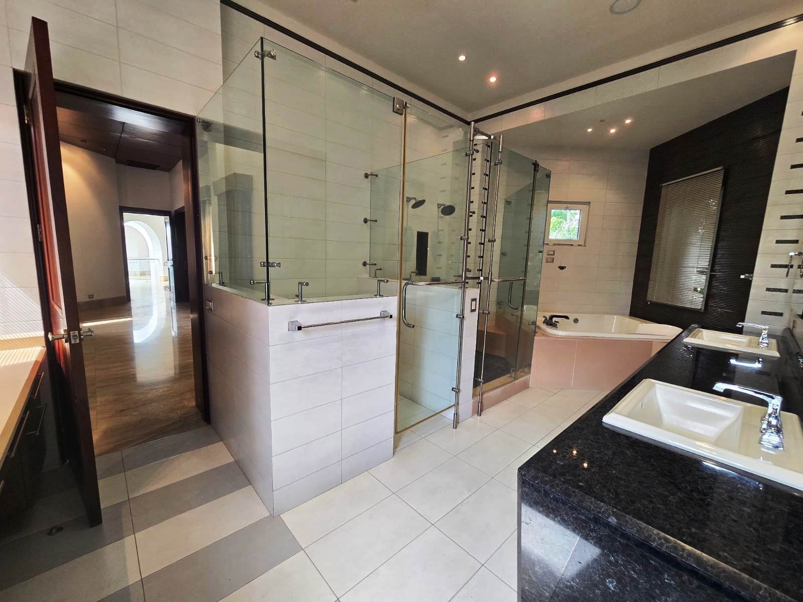 Skylit Balmoral Residence, Costa del Este - Gallery image 5