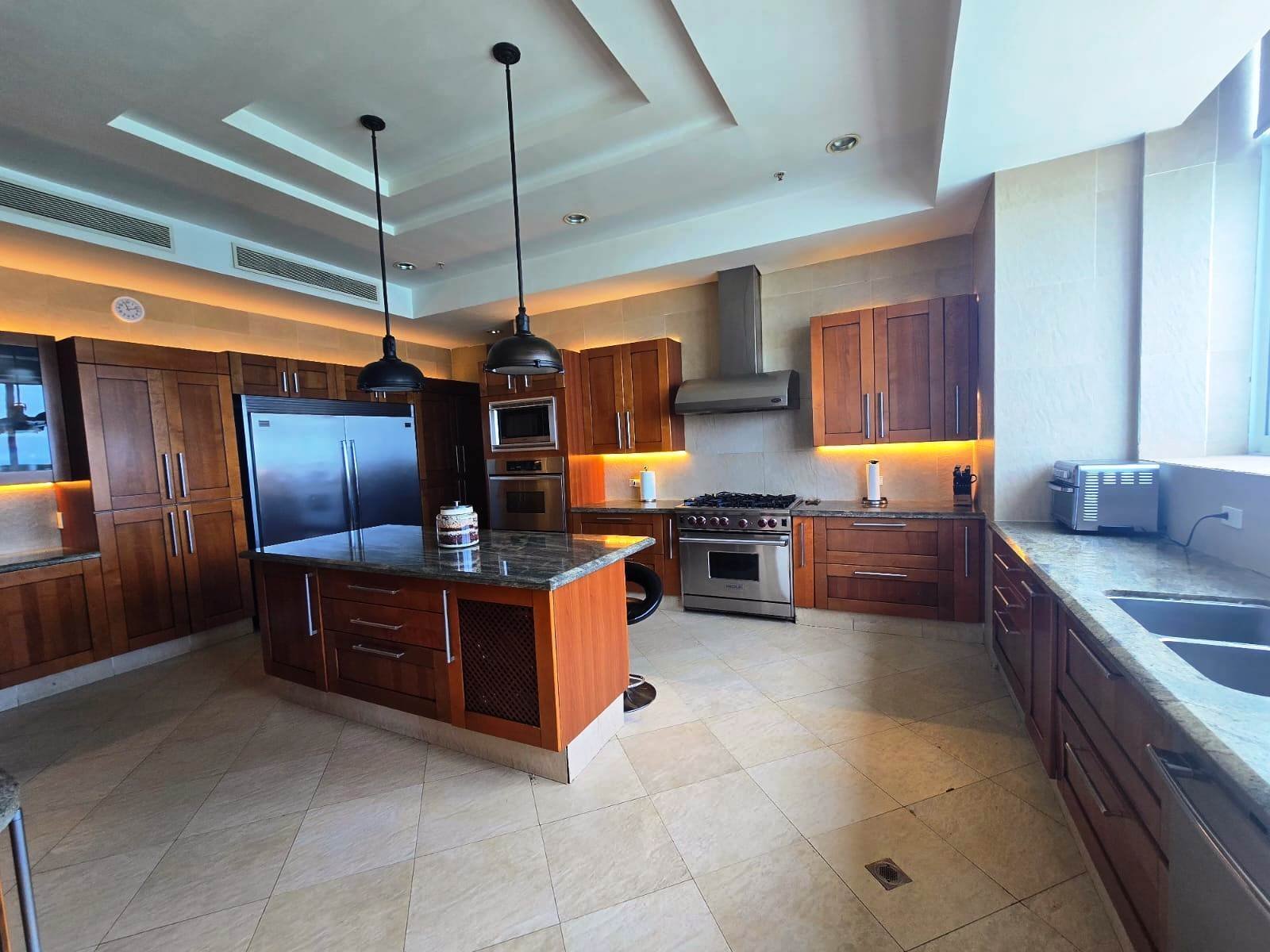 Full-Floor Penthouse at The Point, Punta Paitilla - Gallery image 35