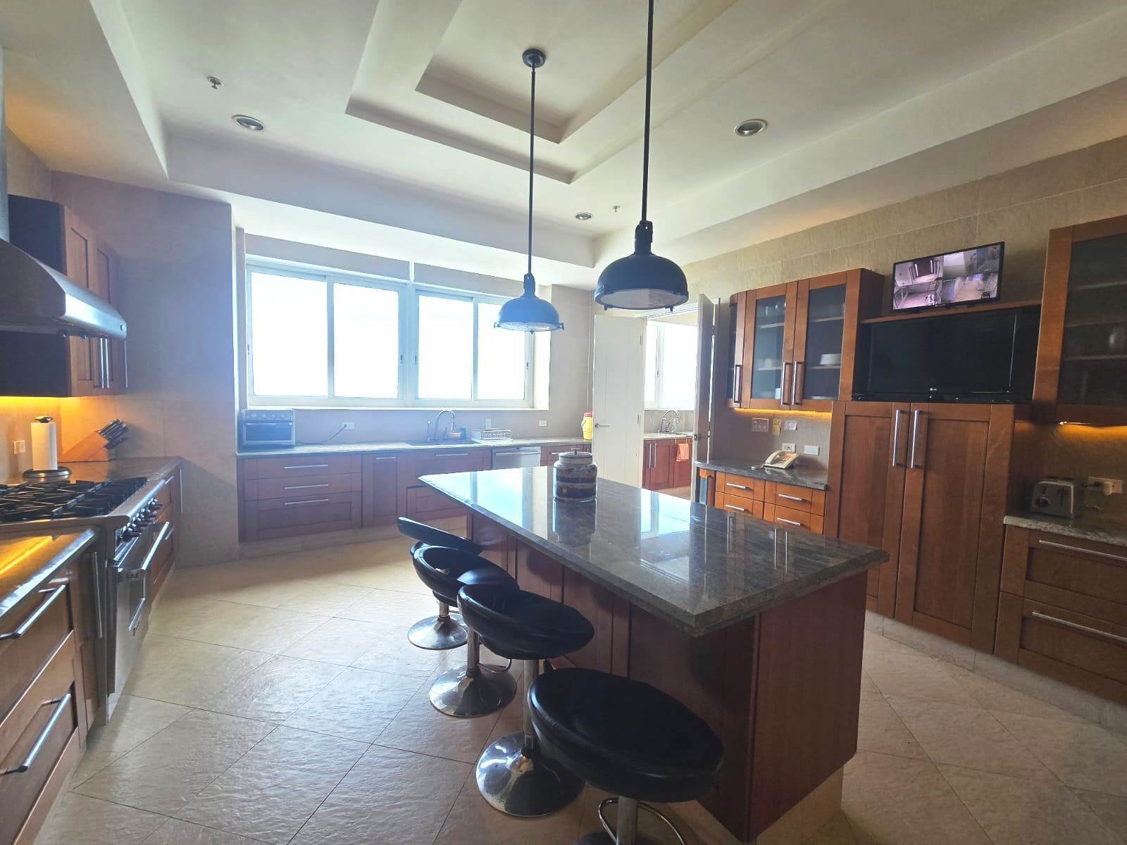 Full-Floor Penthouse at The Point, Punta Paitilla - Gallery image 37