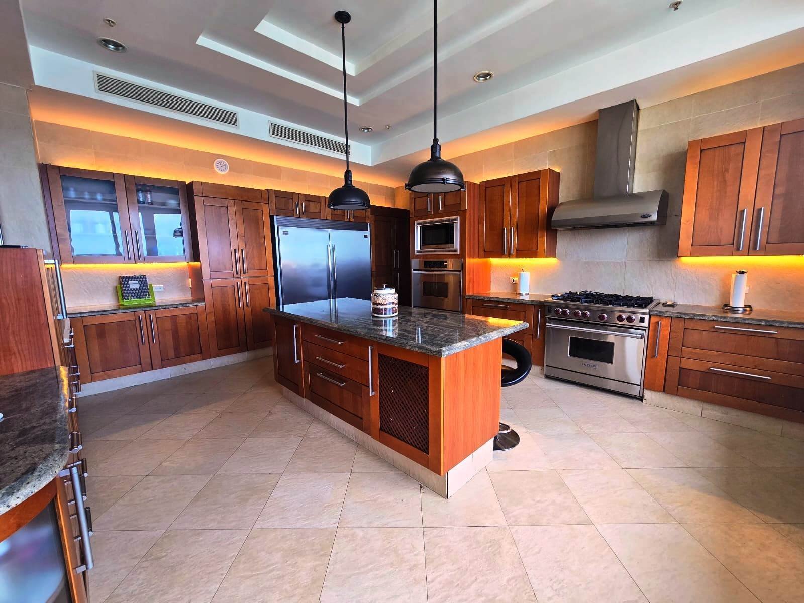 Full-Floor Penthouse at The Point, Punta Paitilla - Gallery image 40