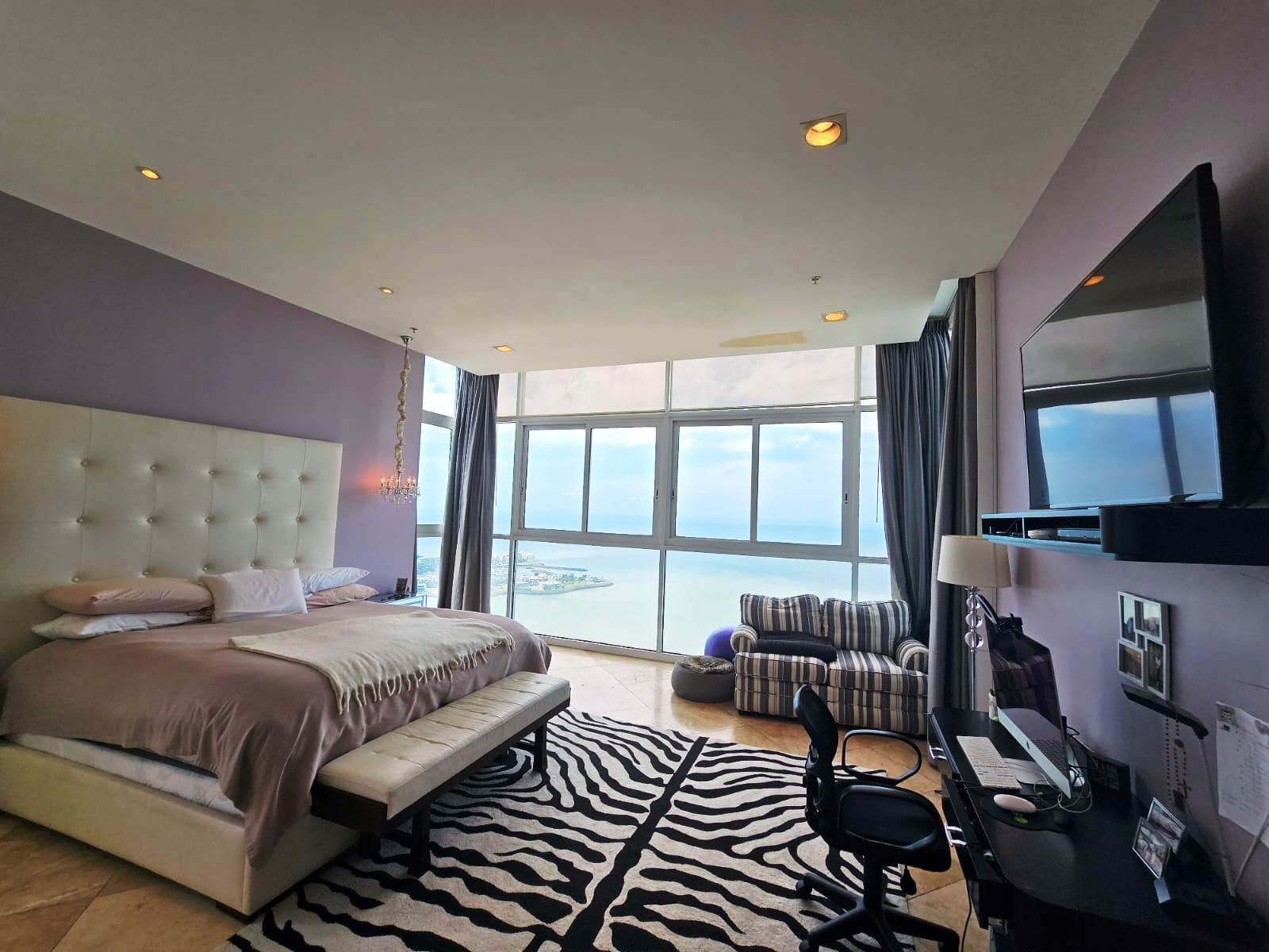 Full-Floor Penthouse at The Point, Punta Paitilla - Gallery image 45