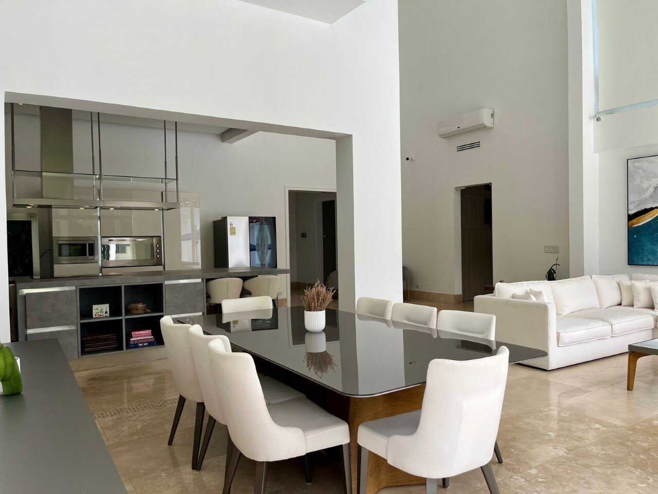 Two-Story Family Residence in Santa Maria - Gallery image 11