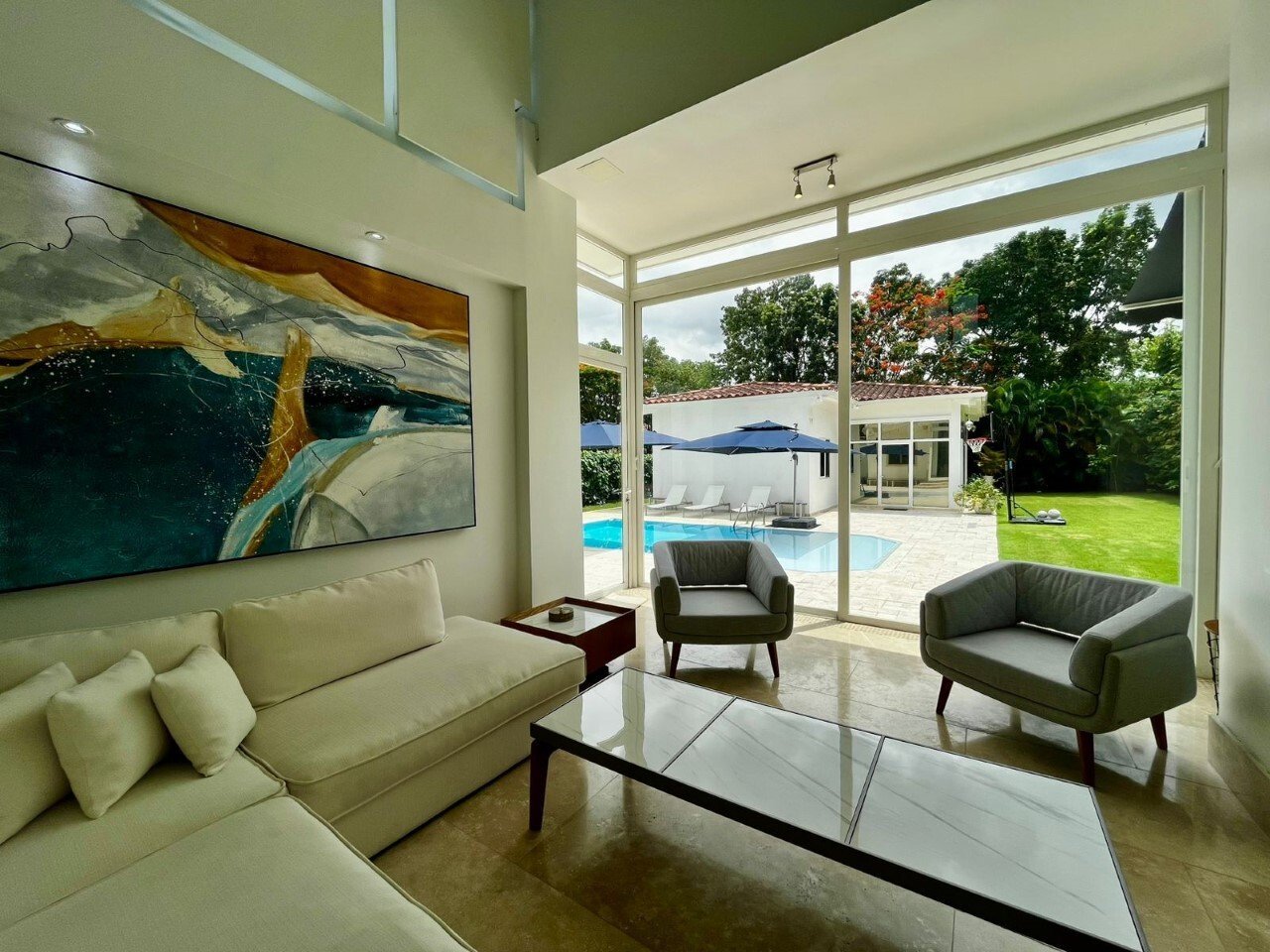 Two-Story Family Residence in Santa Maria - Gallery image 15